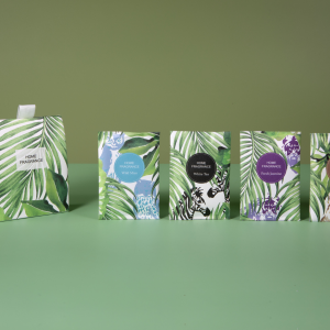 10g scented sachet in display box